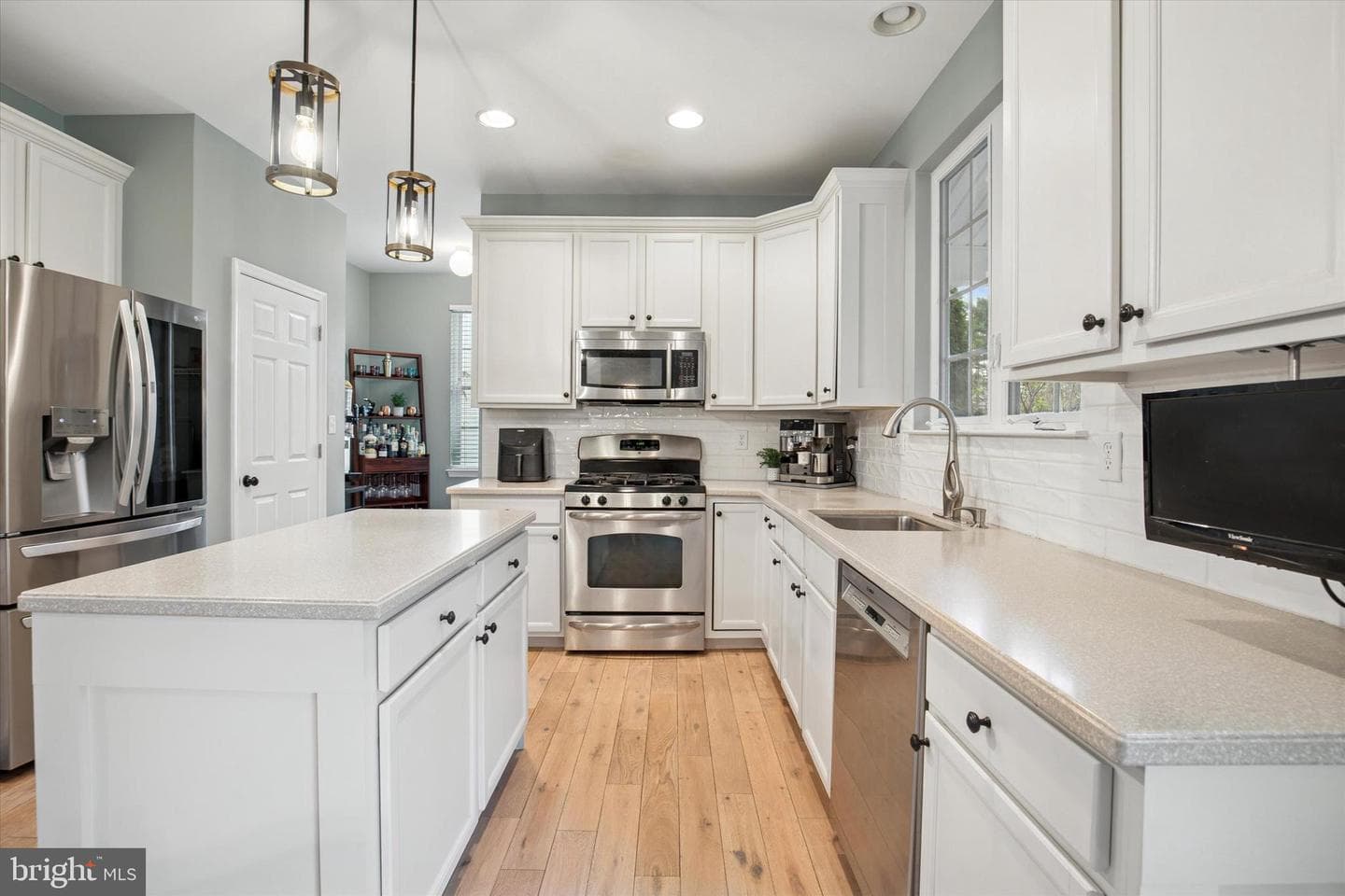 136 Oak Creek Drive photo 11