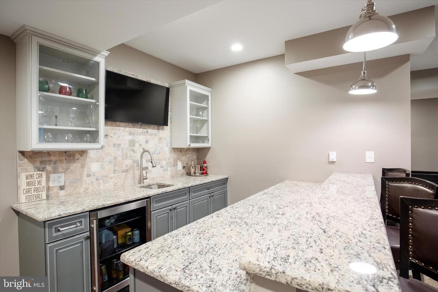 136 Oak Creek Drive photo 34