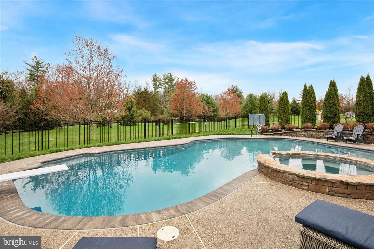 136 Oak Creek Drive photo 38
