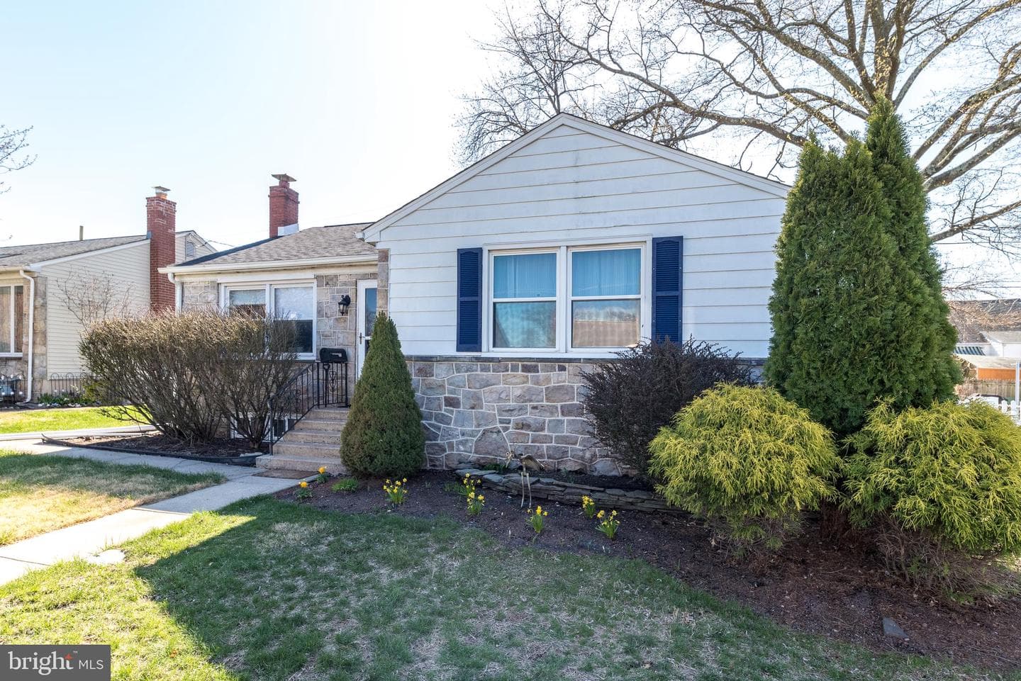 668 Oakdale Avenue photo 3