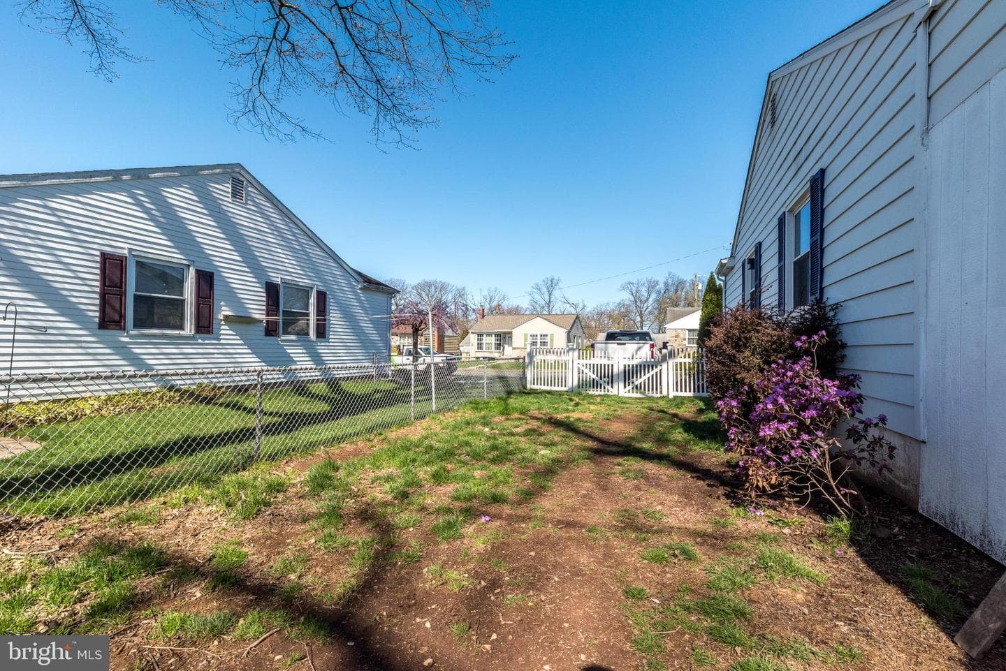 668 Oakdale Avenue photo 38