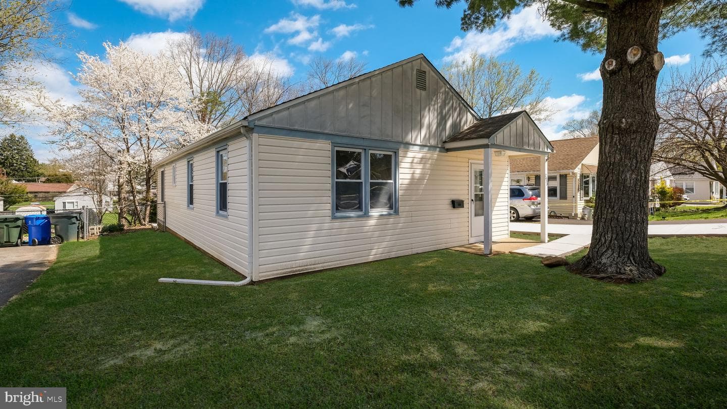 2633 Barnes Avenue photo 1