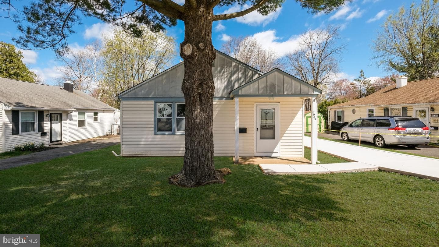 2633 Barnes Avenue photo 2