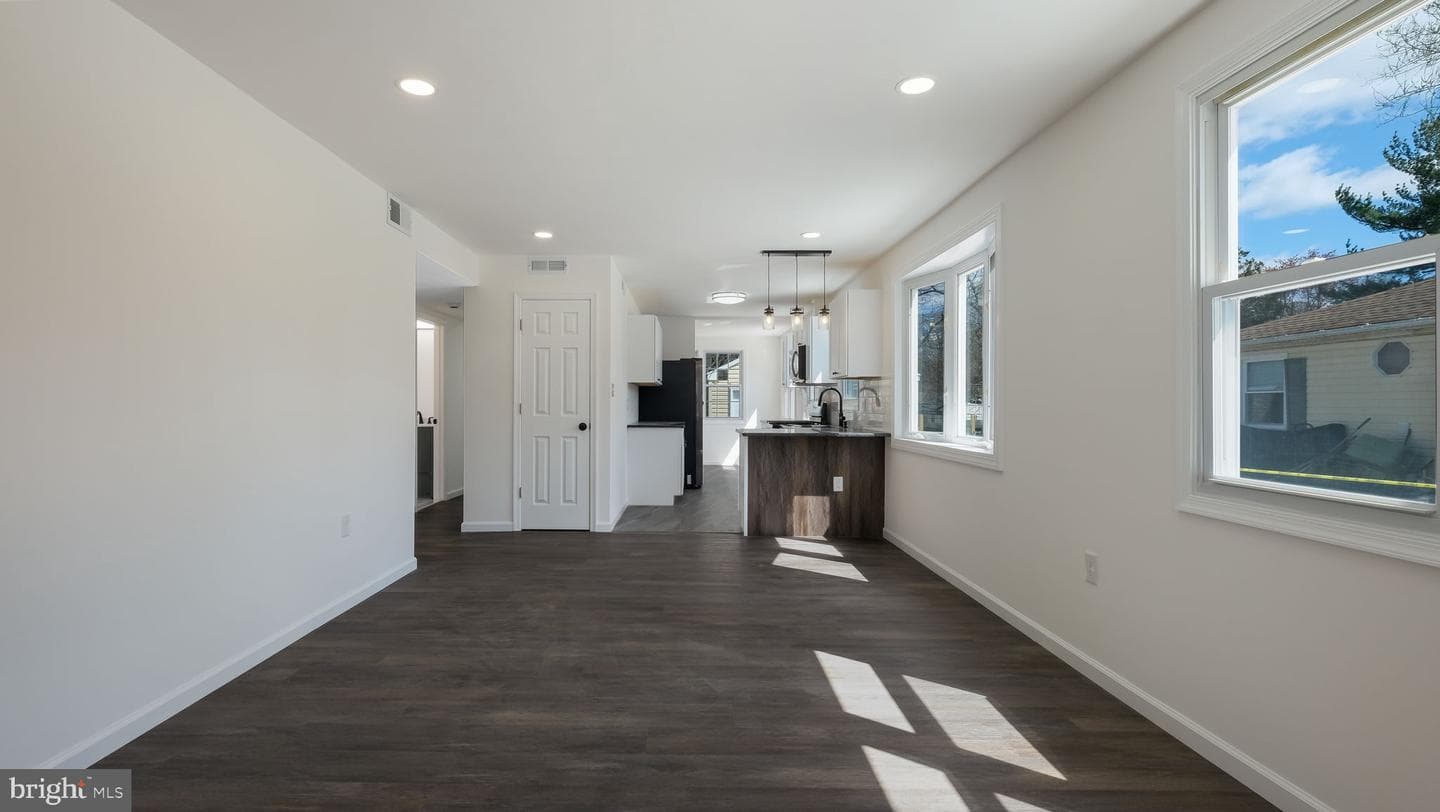 2633 Barnes Avenue photo 4