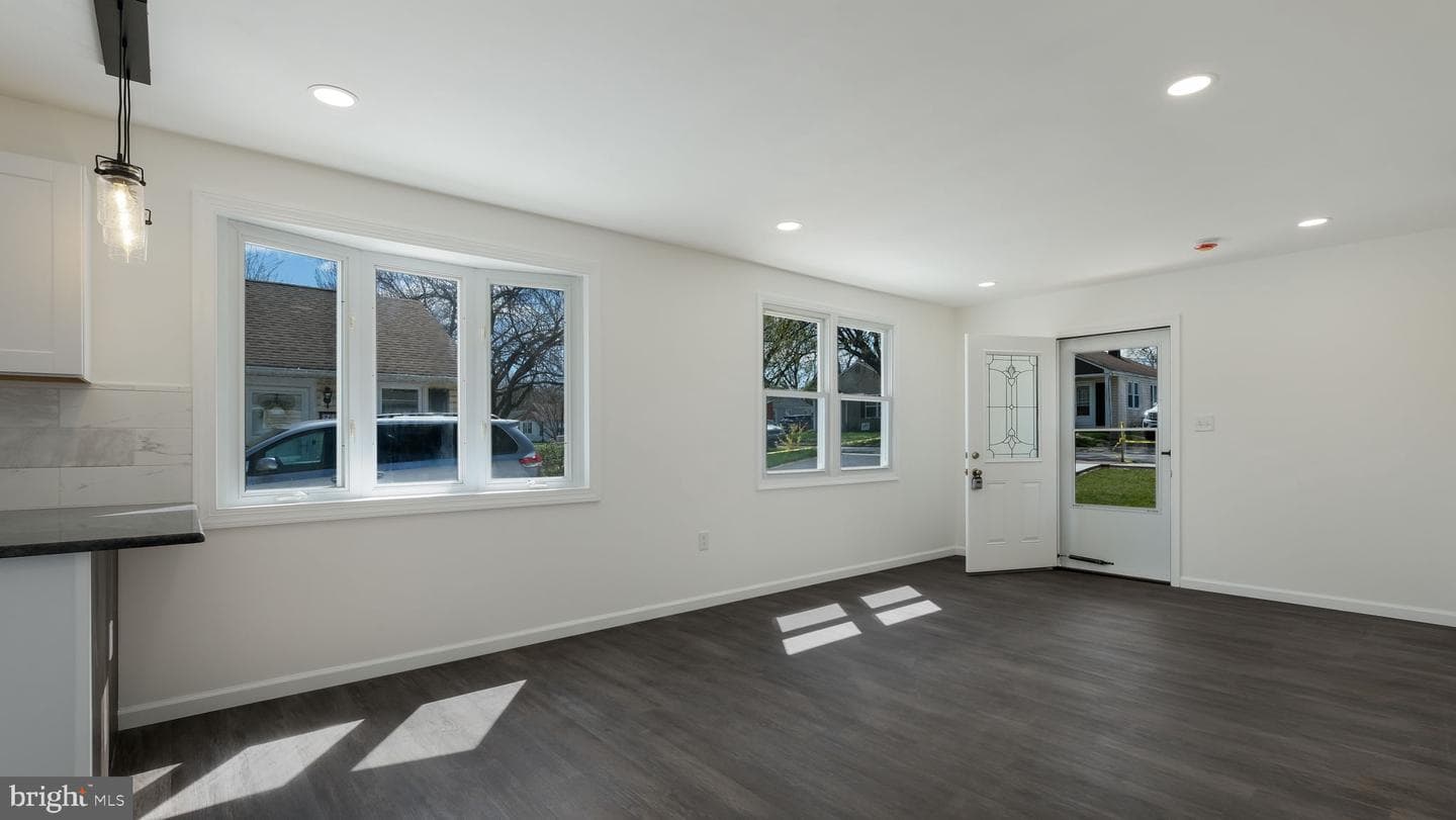 2633 Barnes Avenue photo 7