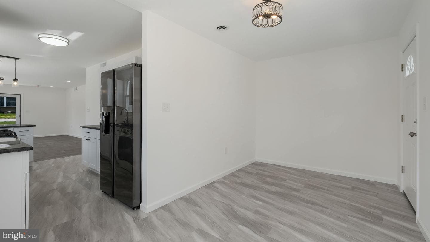 2633 Barnes Avenue photo 9