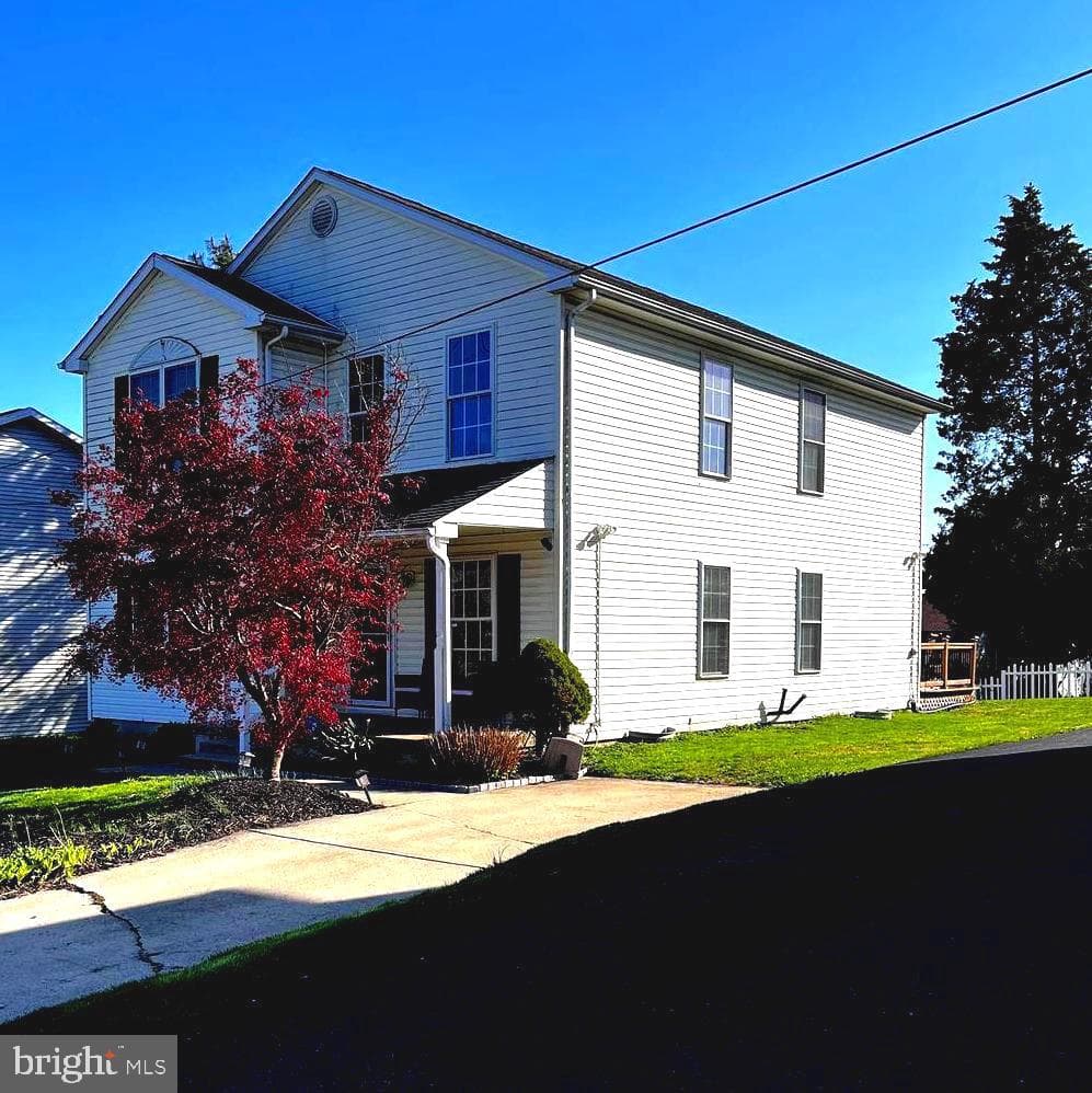 2610 Dumont Avenue photo 3