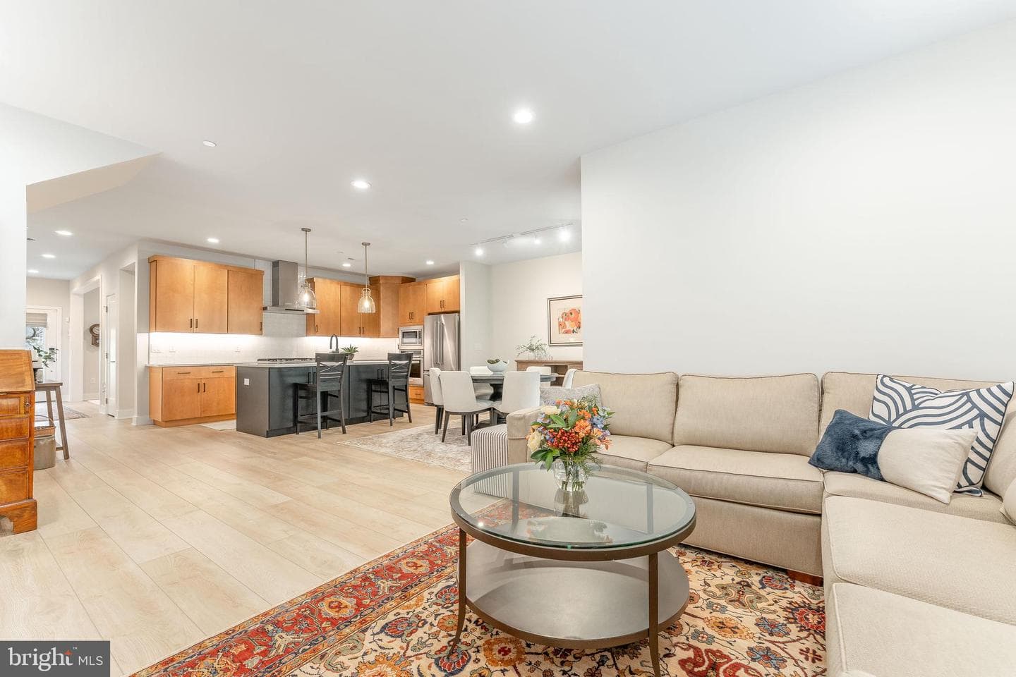 913 Laurens Alley photo 15