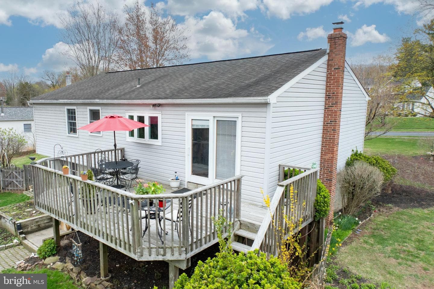 961 Crest Road photo 8