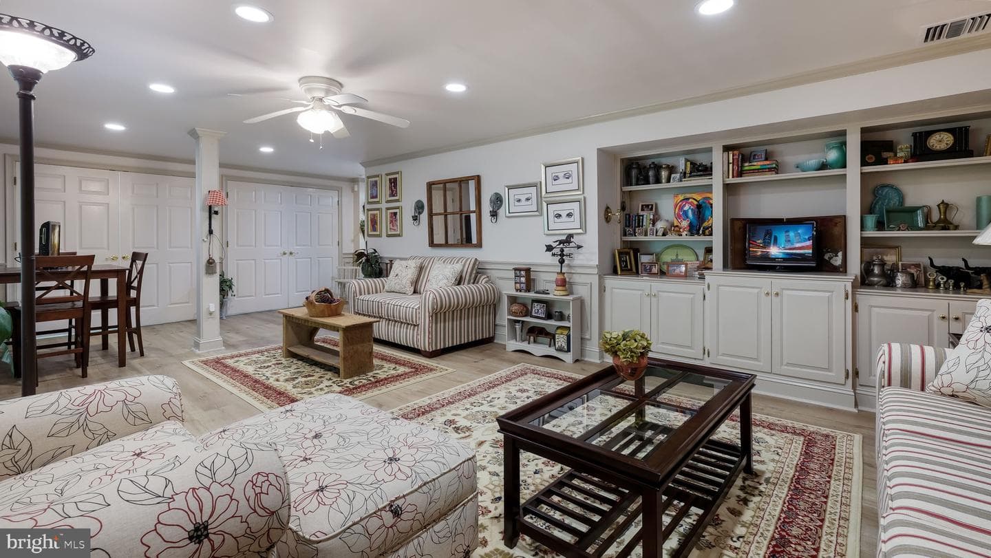 263 Copper Beech Drive photo 33