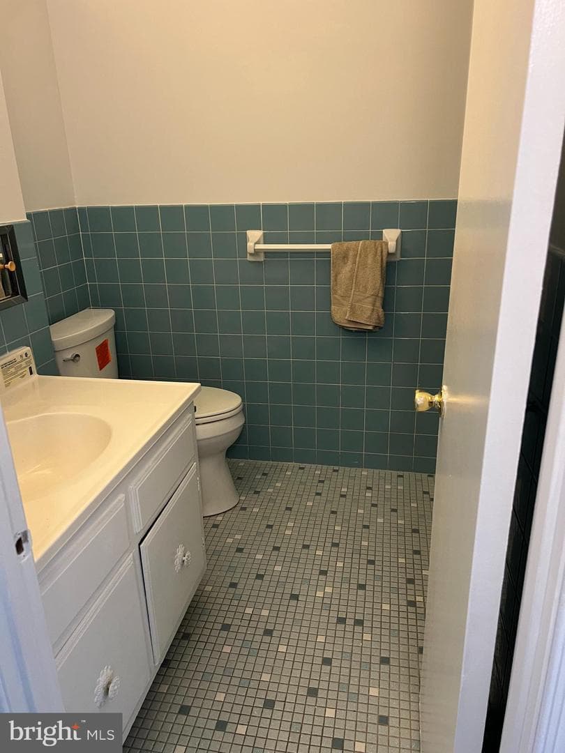 226 N Essex Avenue #306 photo 27