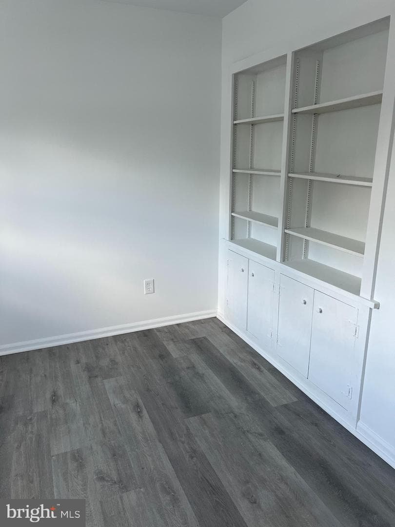 226 N Essex Avenue #306 photo 7