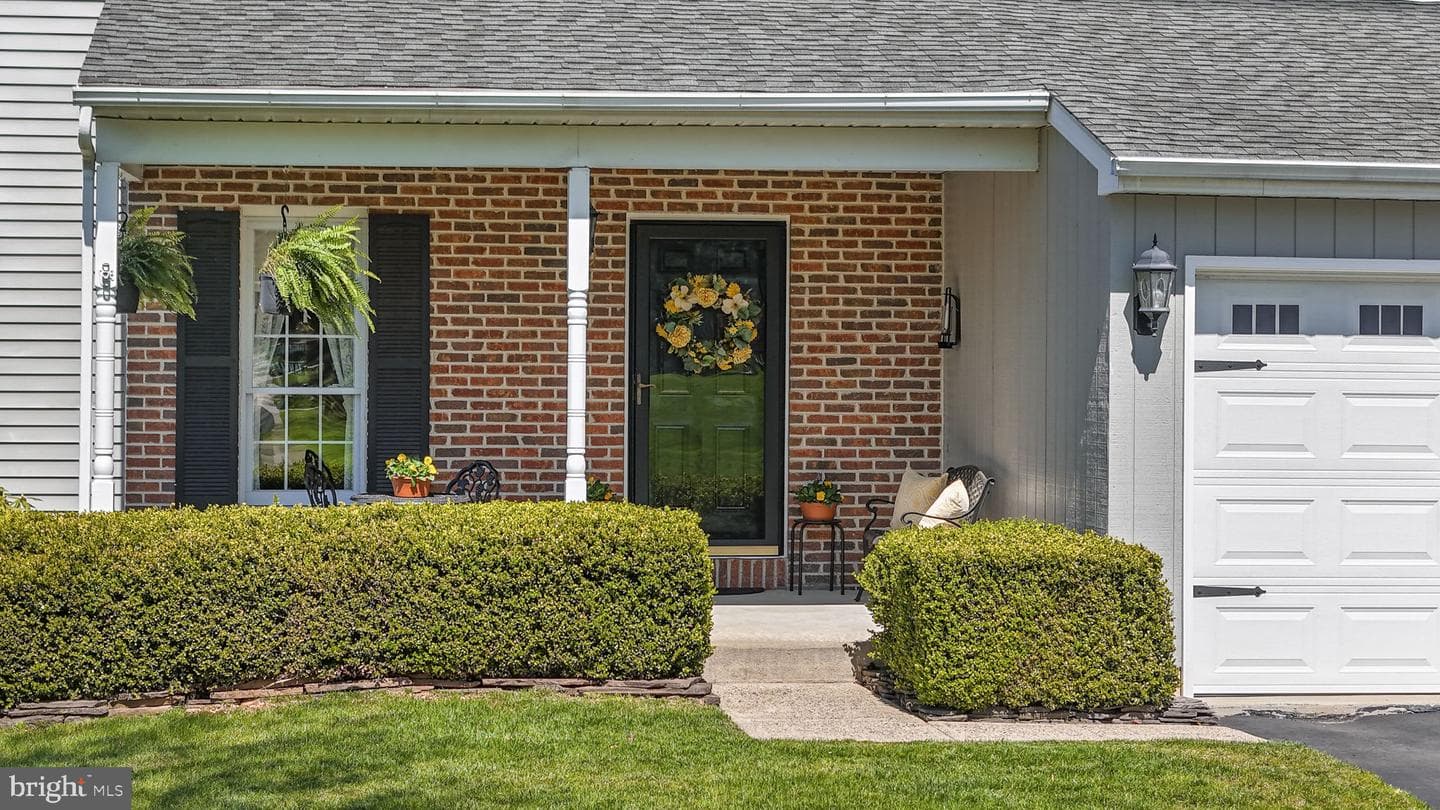 2928 Tanglewood Lane photo 3
