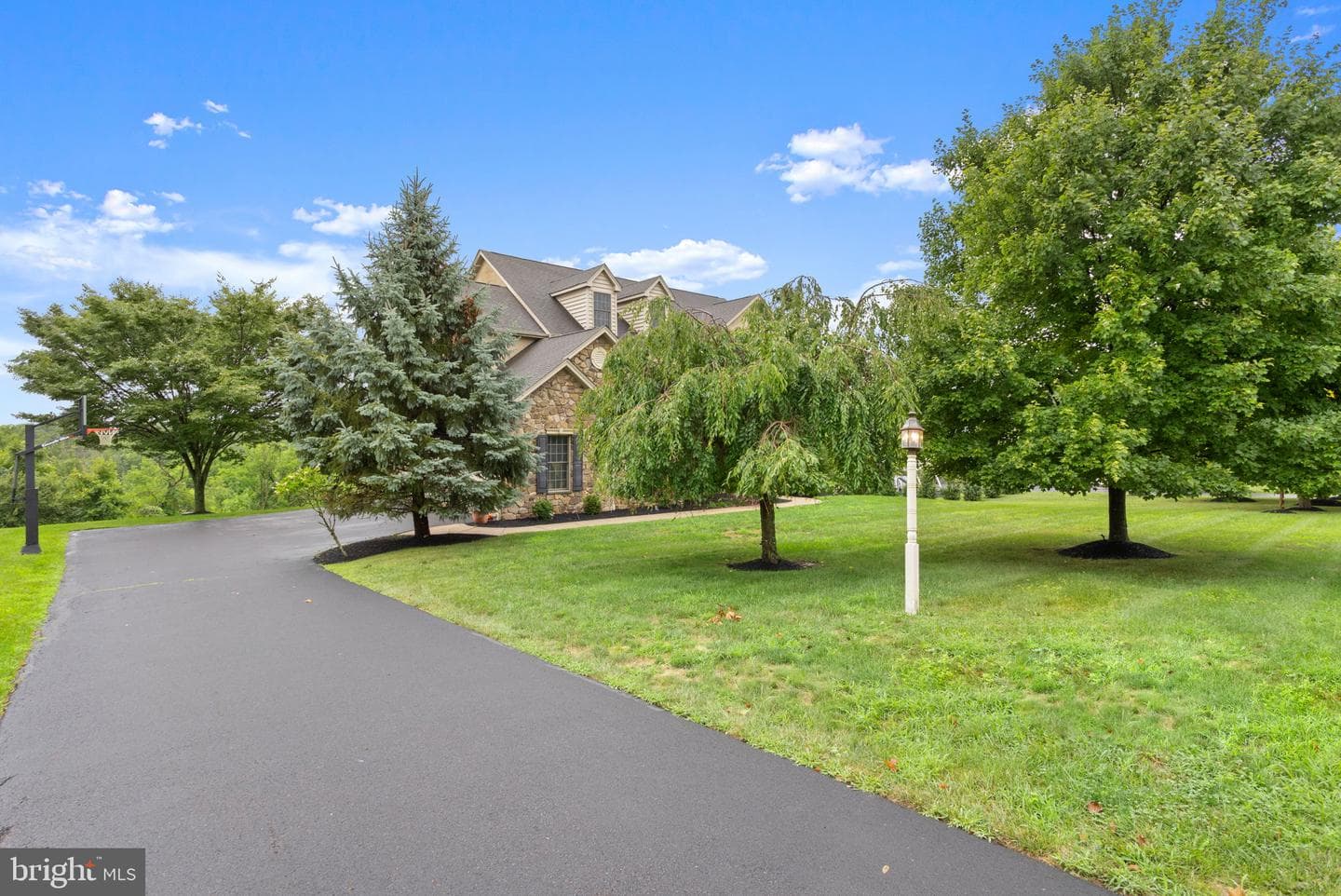 1368 Spring Hill Road photo 4