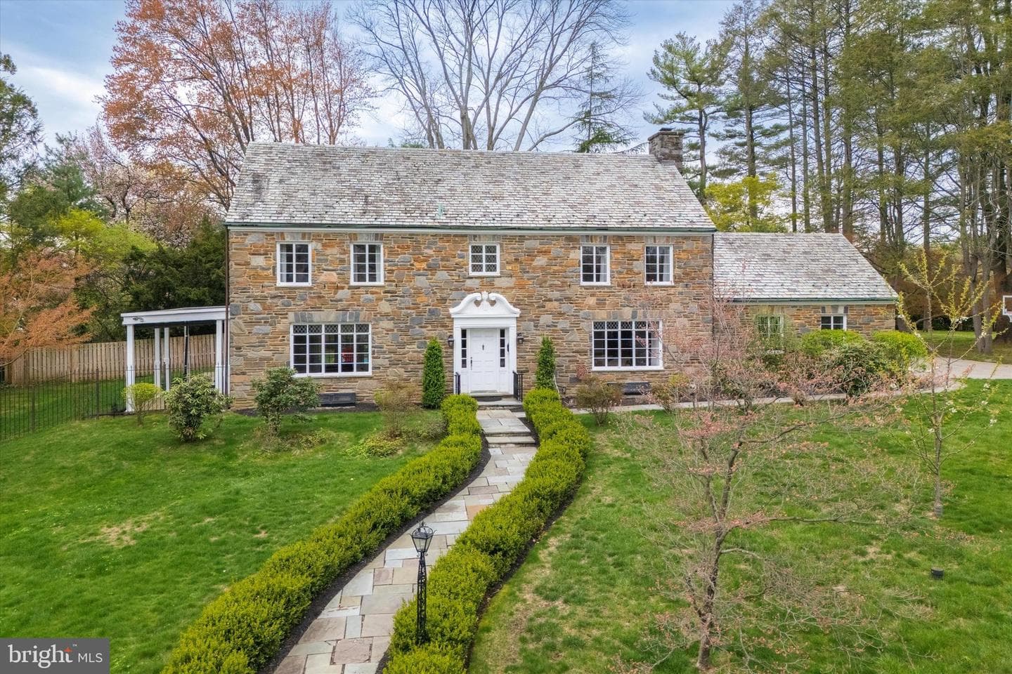 110 Raynham Road photo 1