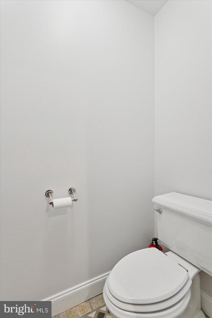 110 Raynham Road photo 38