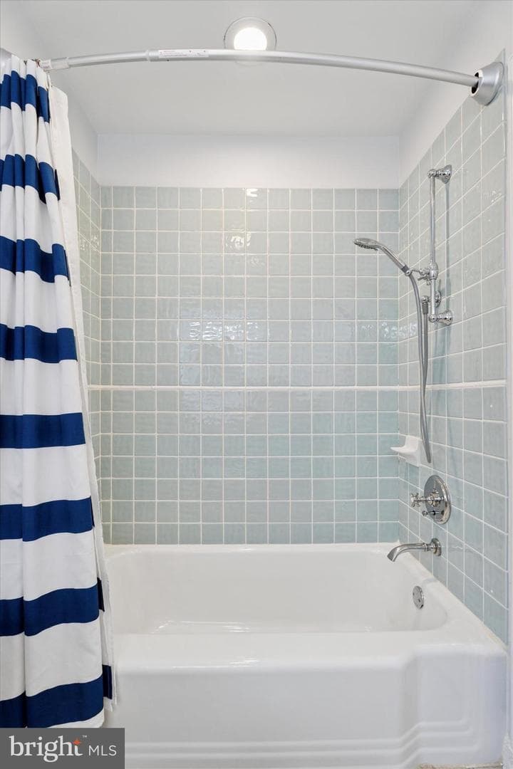 110 Raynham Road photo 44