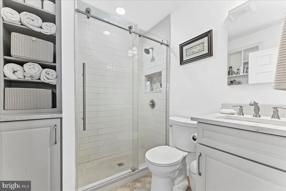 464 Volpe Road photo 16