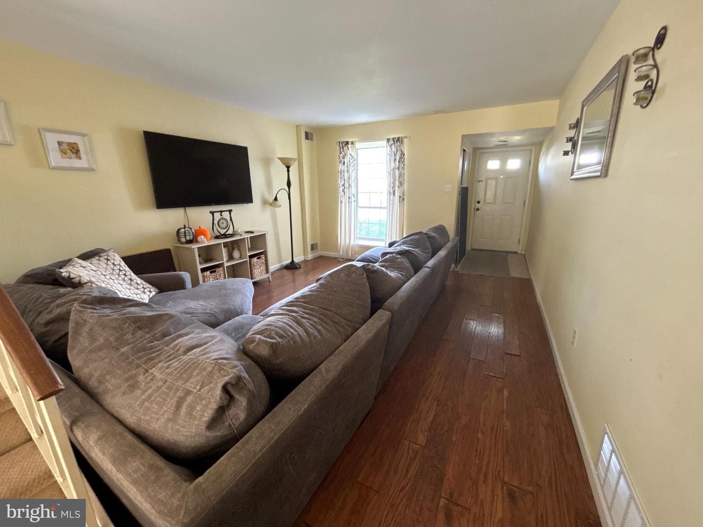 721 Springhouse Court photo 4