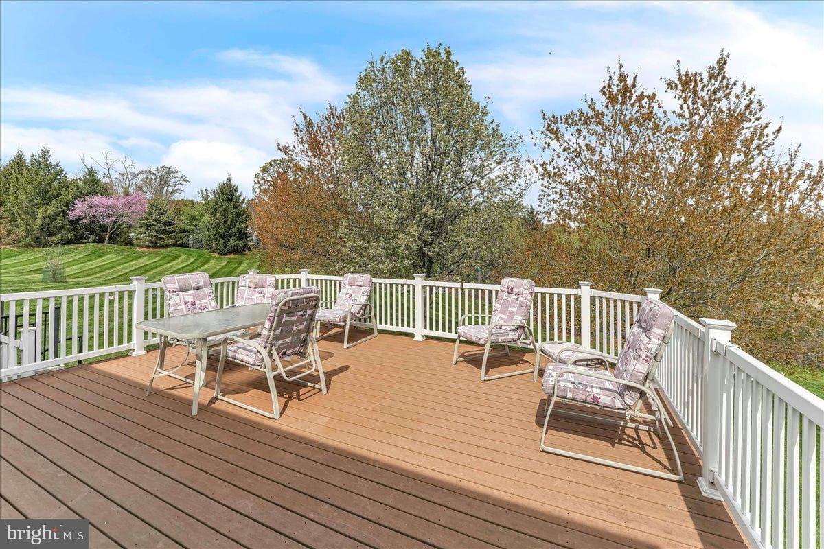 480 Peters Way photo 33