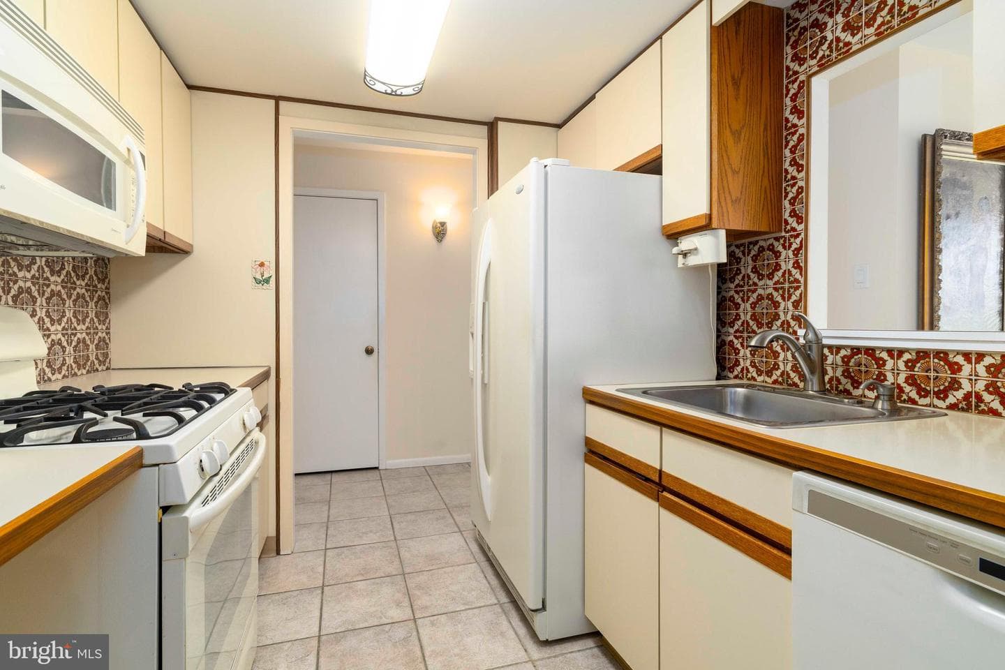 309 Florence Avenue #521 N photo 11