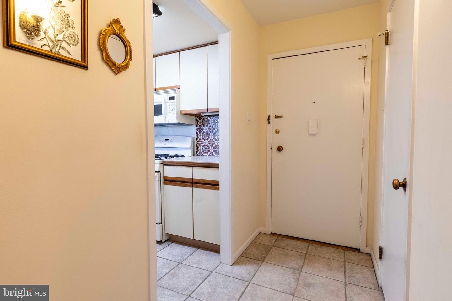 309 Florence Avenue #521 N photo 2