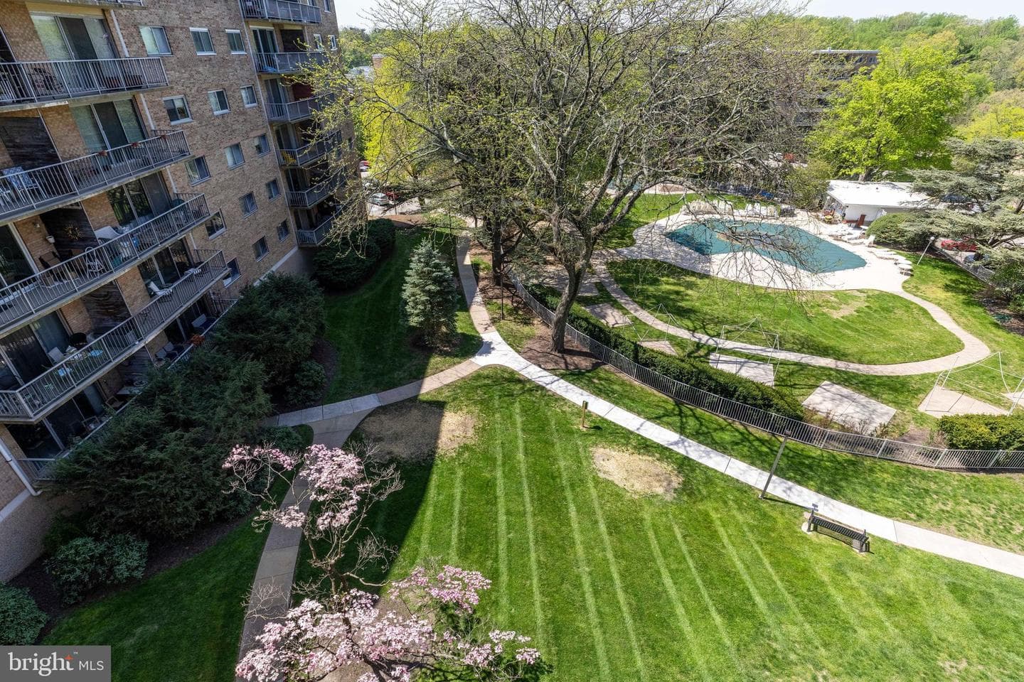 309 Florence Avenue #521 N photo 20