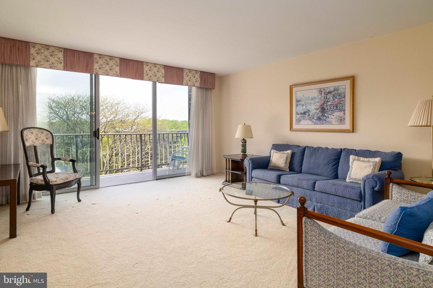 309 Florence Avenue #521 N photo 3