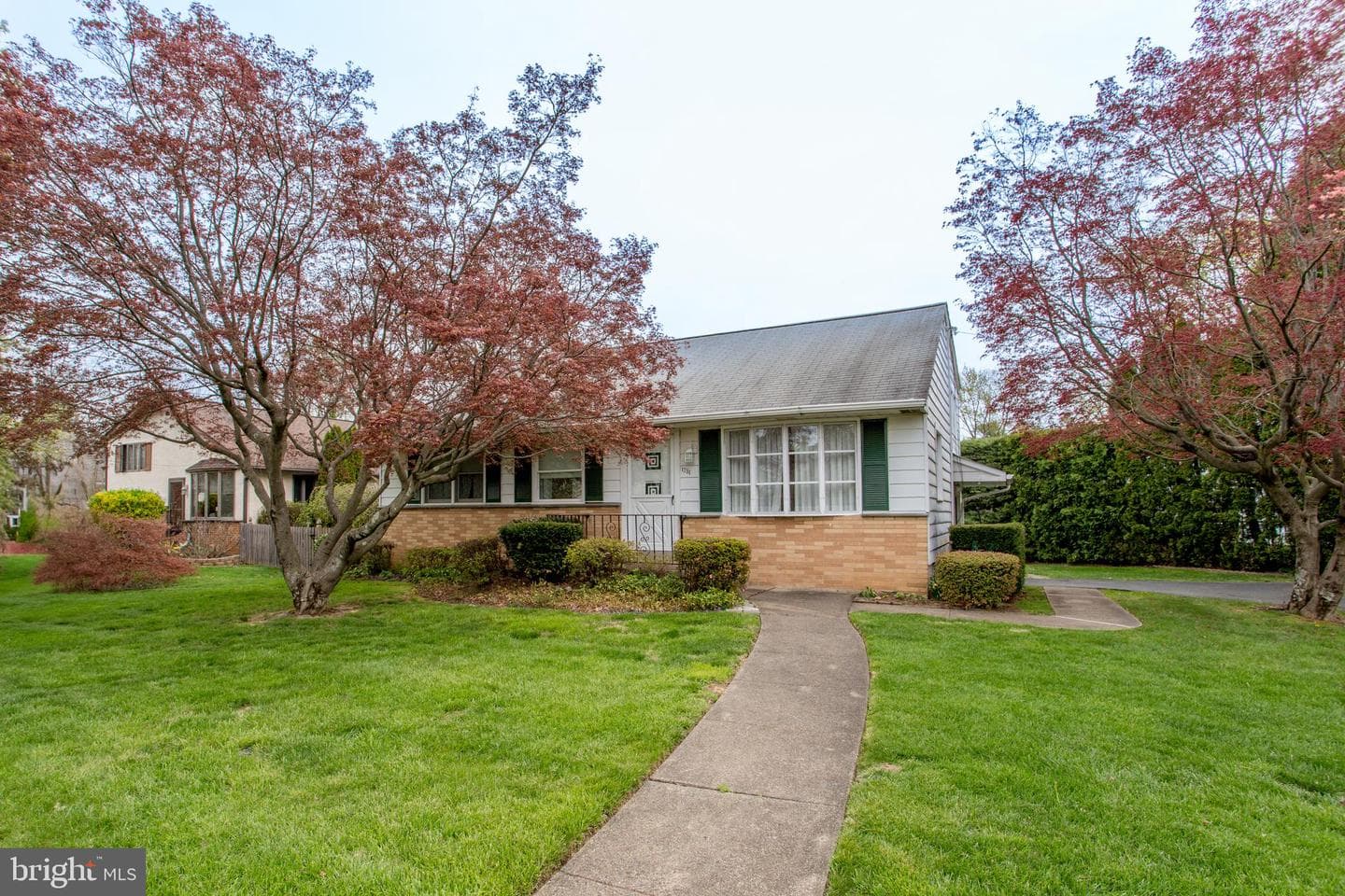 1751 Kimball Avenue photo 2