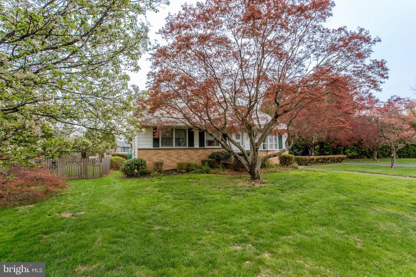 1751 Kimball Avenue photo 3