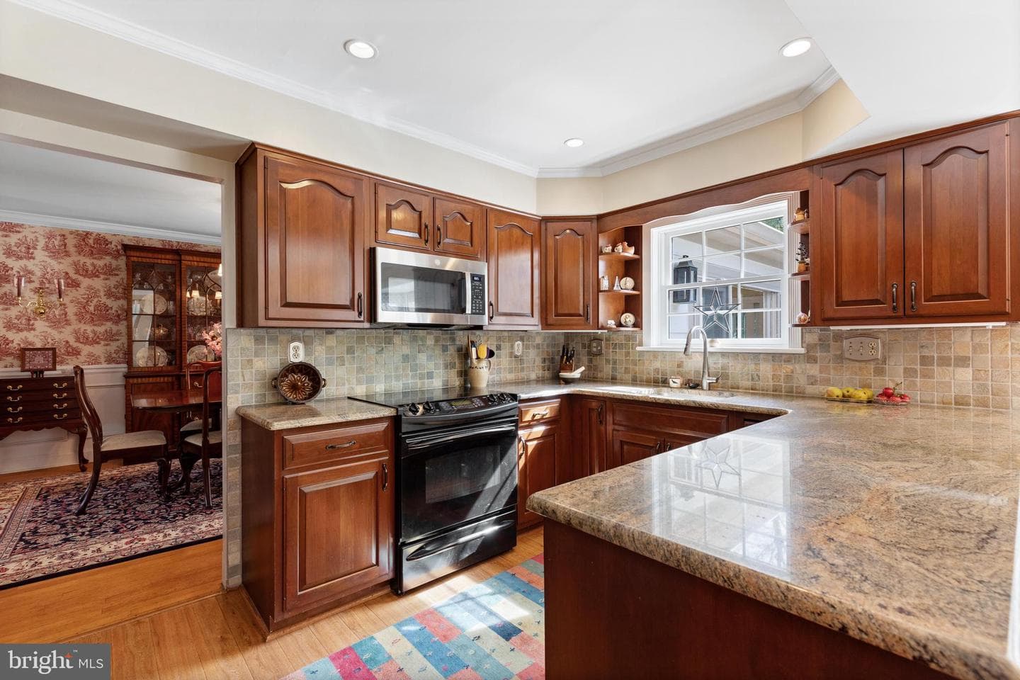 653 Valley Road photo 8