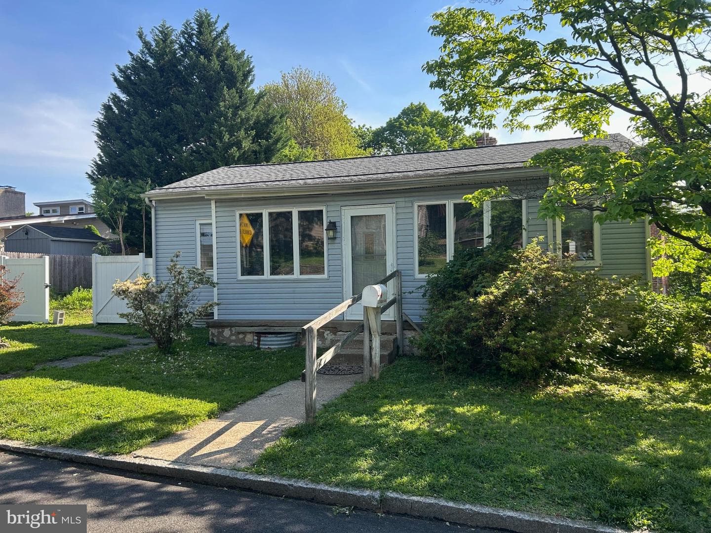 133 Maple Avenue photo 1