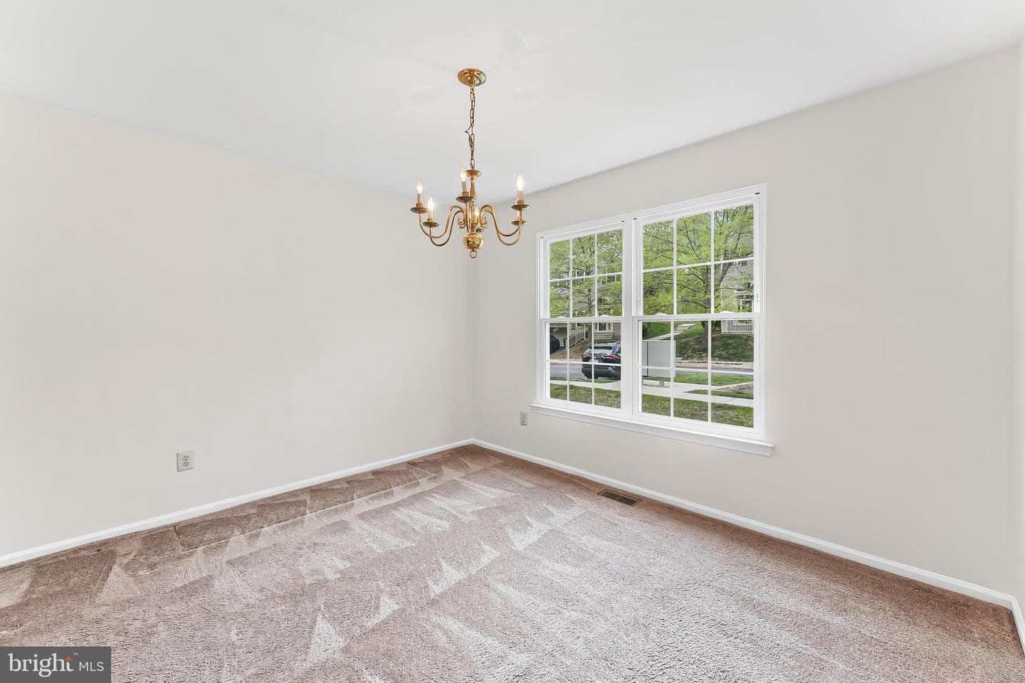 493 Stoneglen Street photo 11