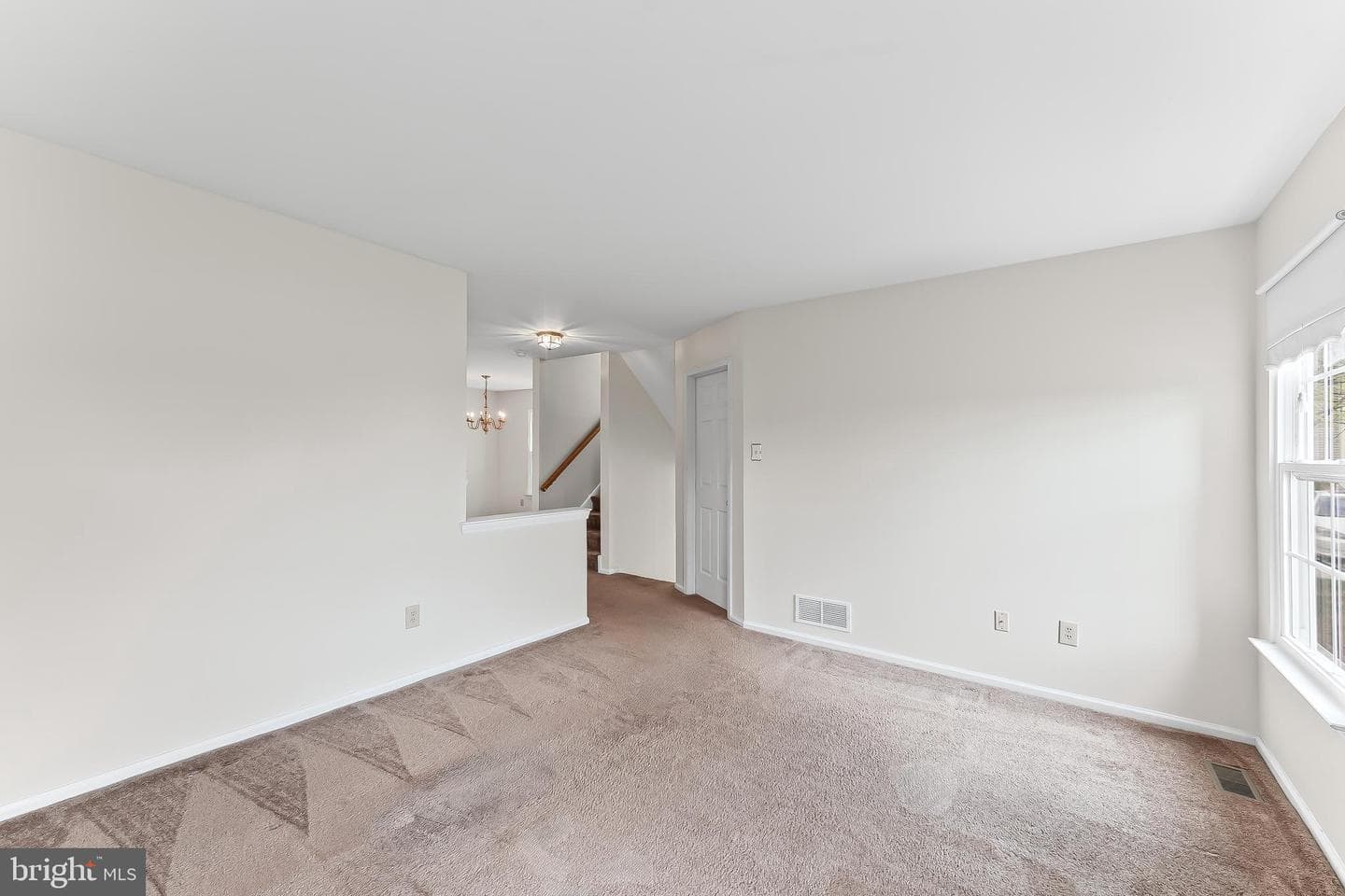 493 Stoneglen Street photo 14