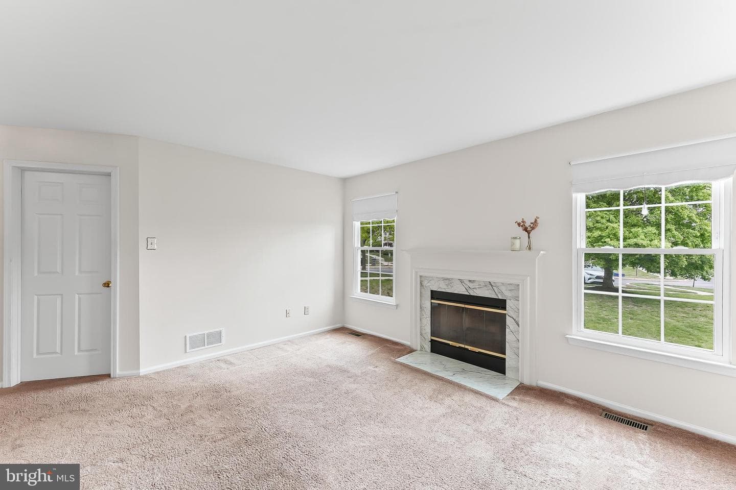 493 Stoneglen Street photo 16