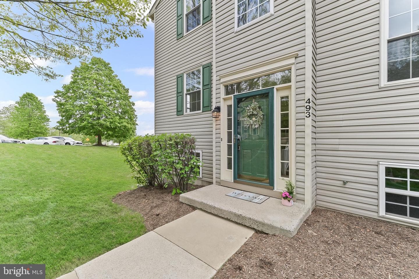 493 Stoneglen Street photo 2