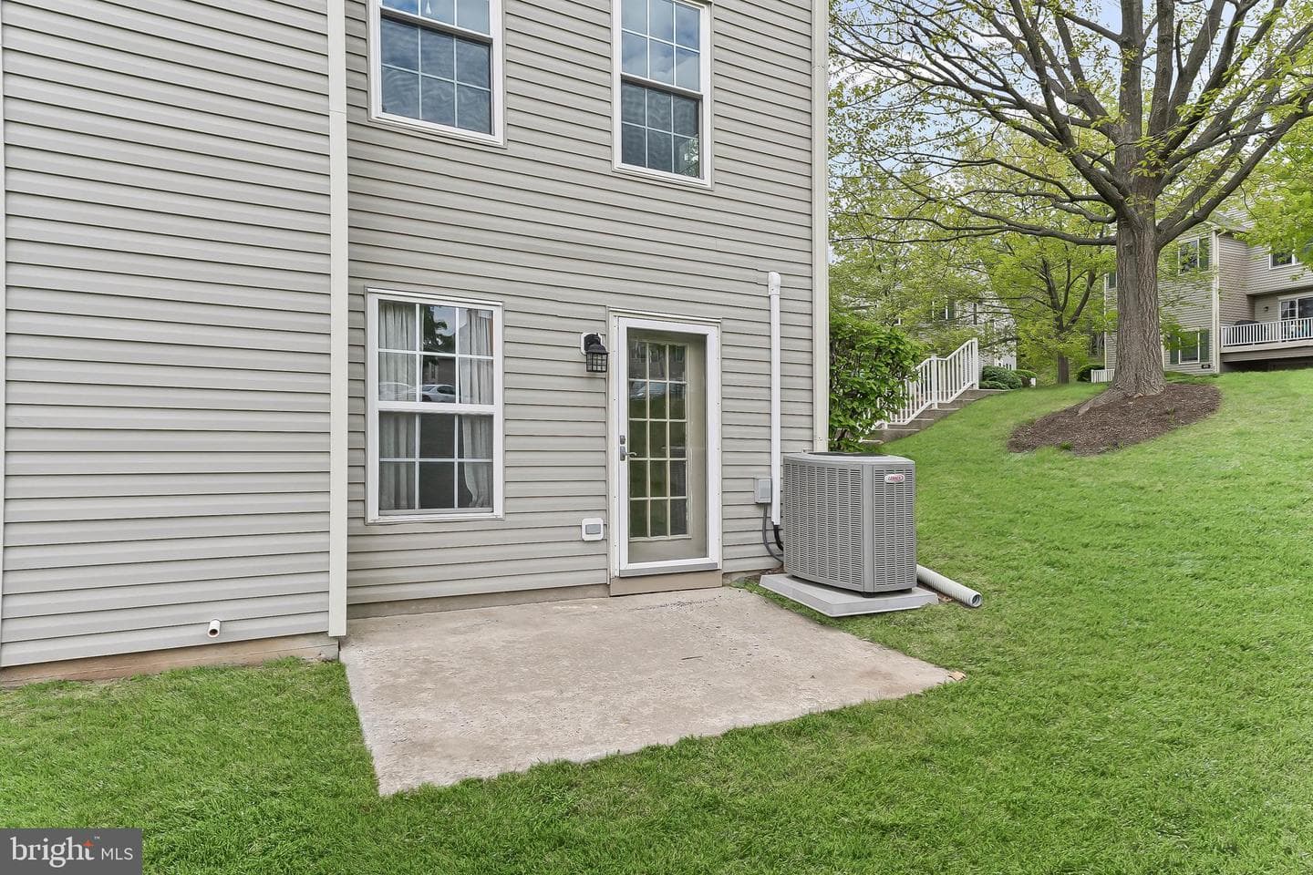 493 Stoneglen Street photo 3