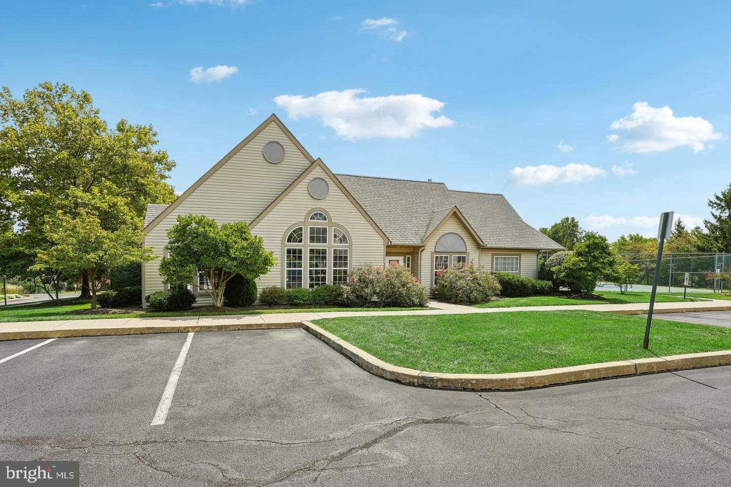 493 Stoneglen Street photo 33