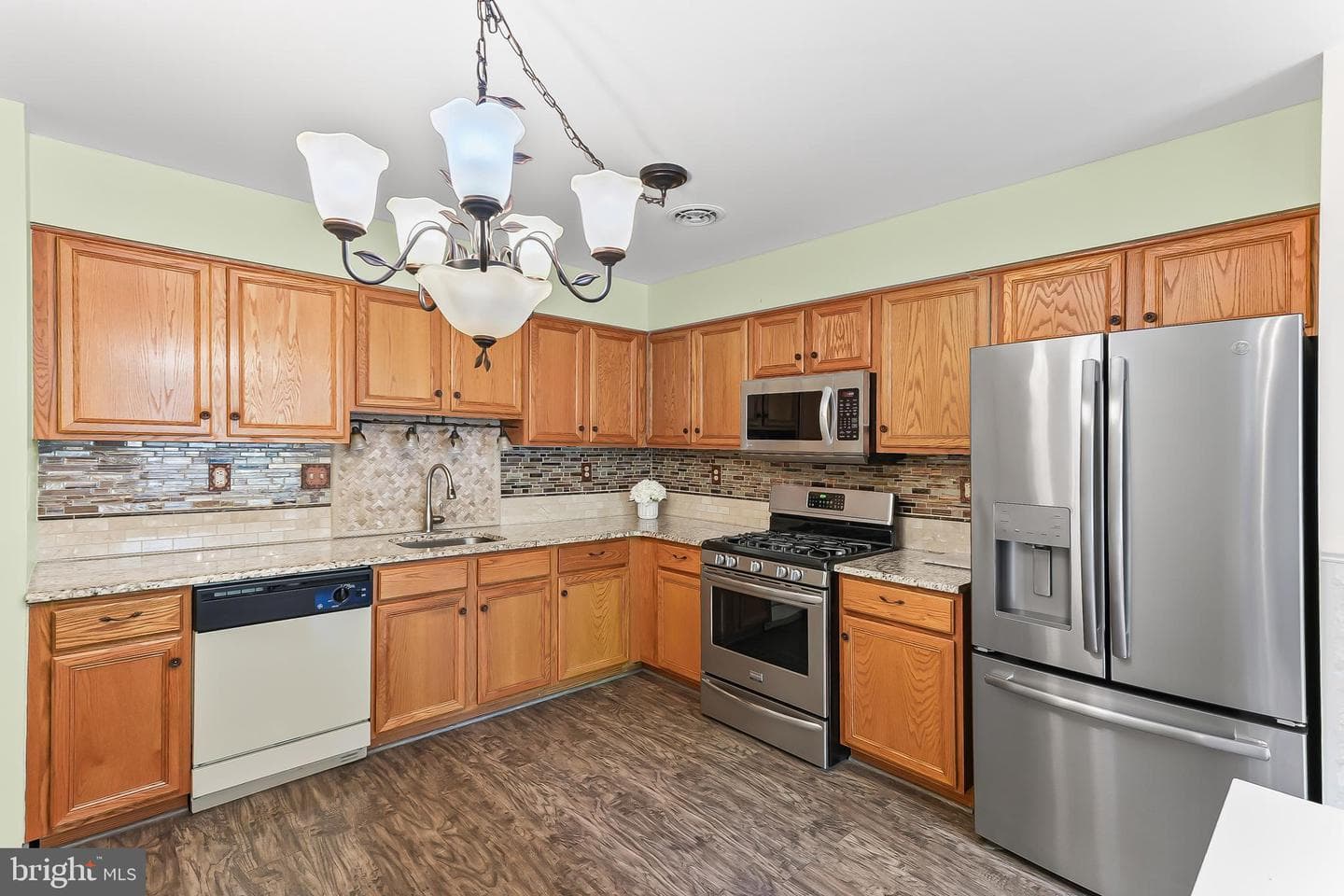 493 Stoneglen Street photo 5