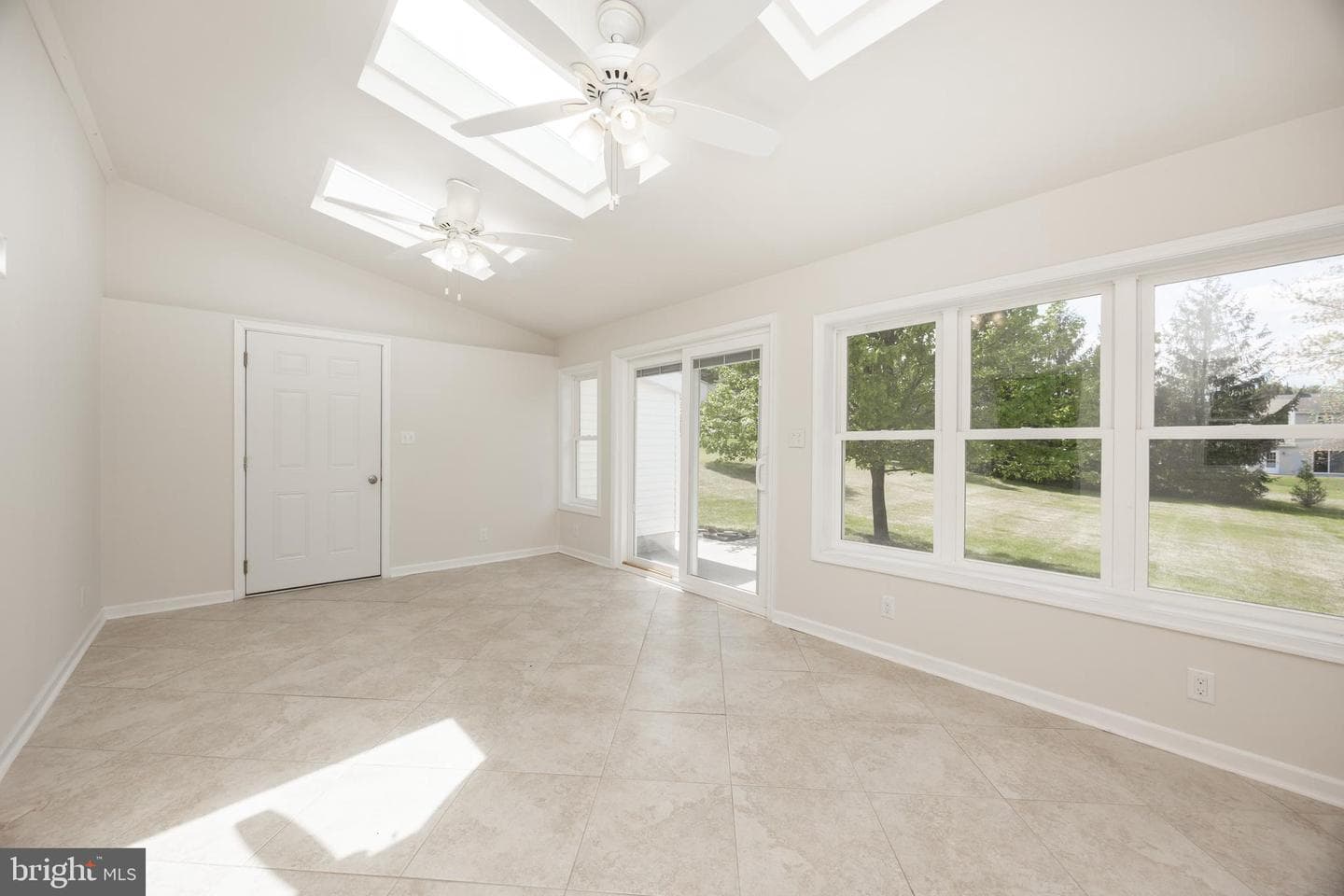 235 8th Avenue photo 12