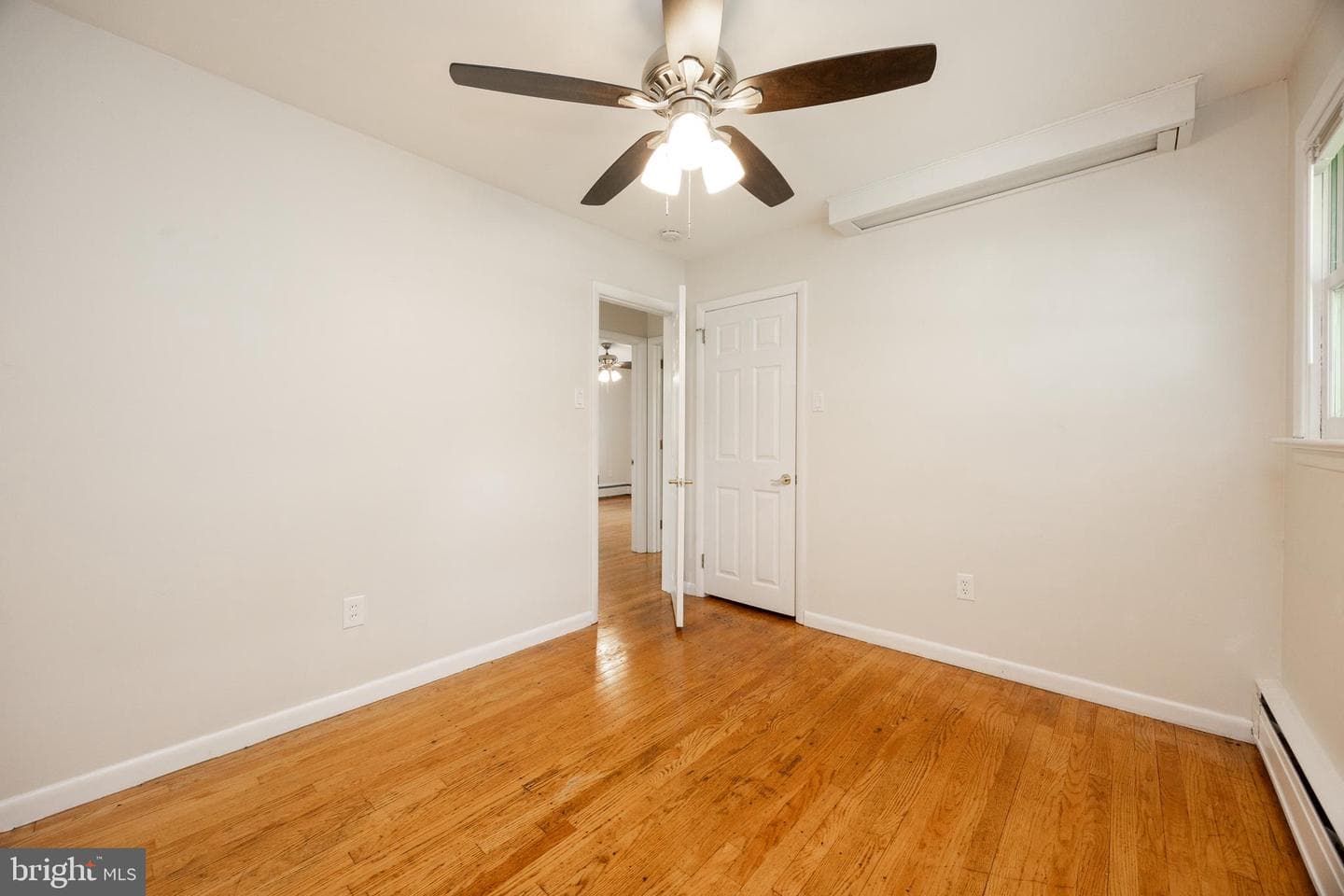 235 8th Avenue photo 16