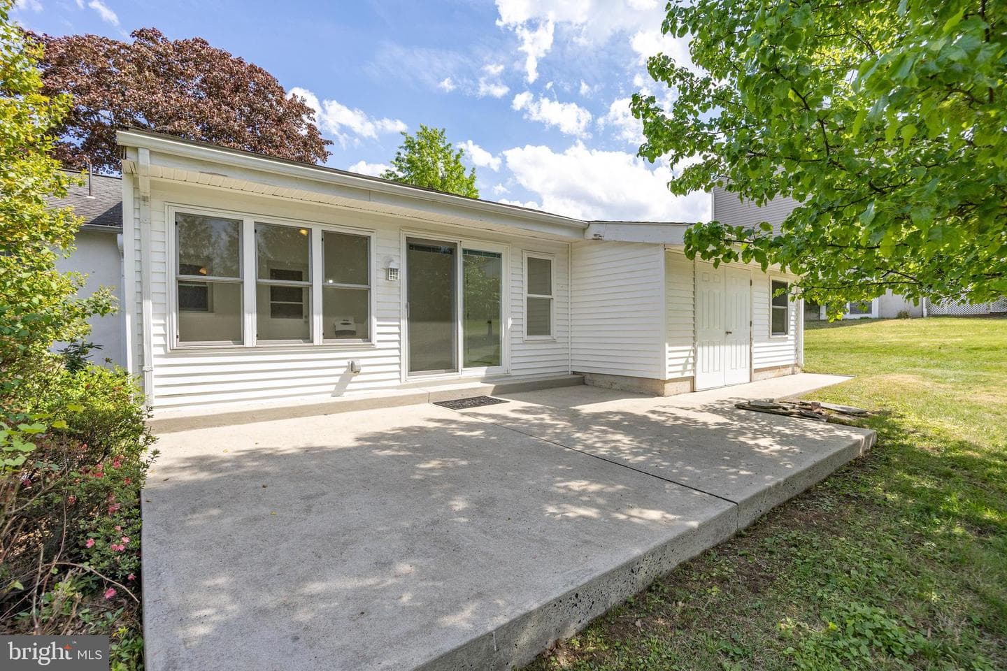 235 8th Avenue photo 26