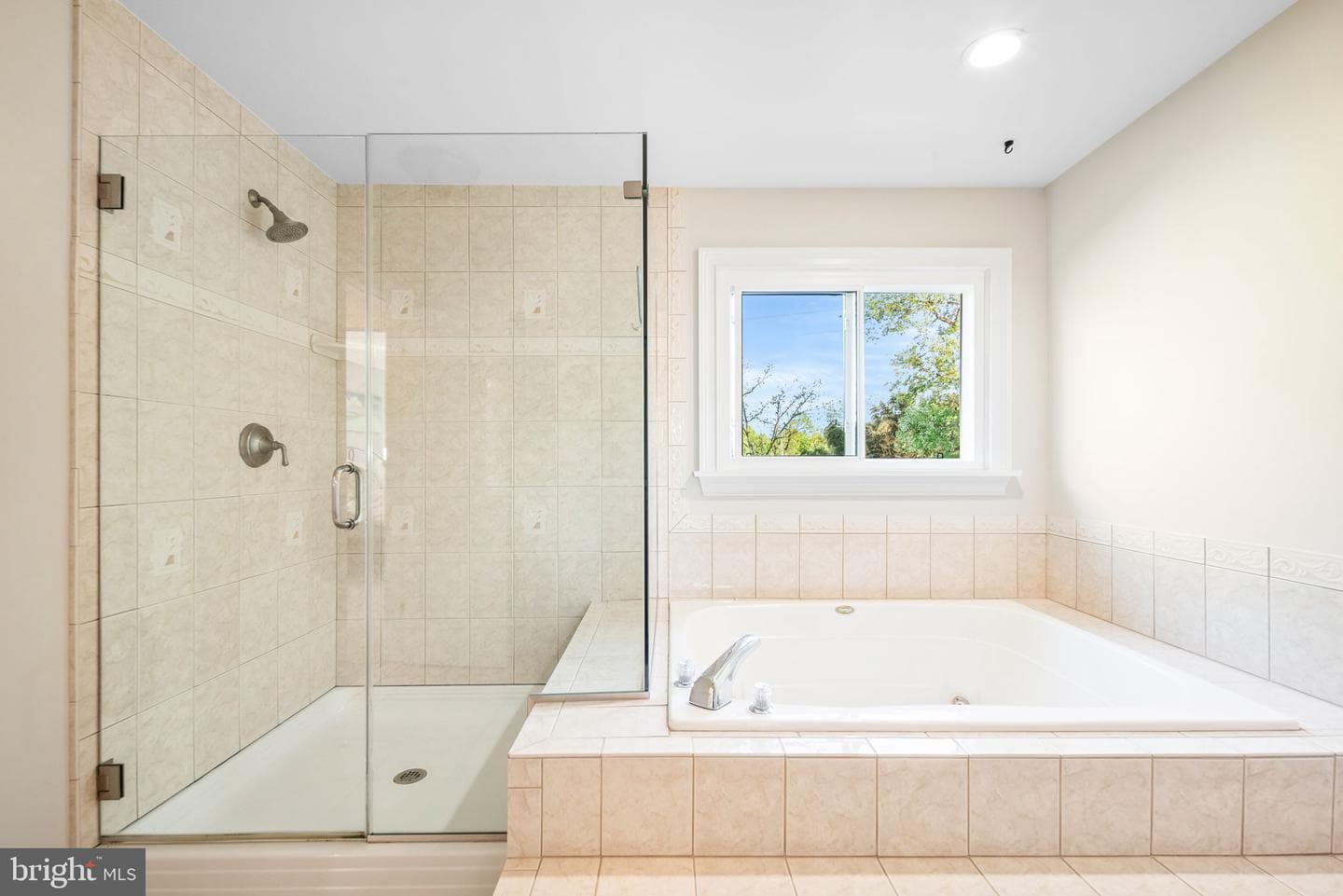 141 Gwynmont Drive photo 34