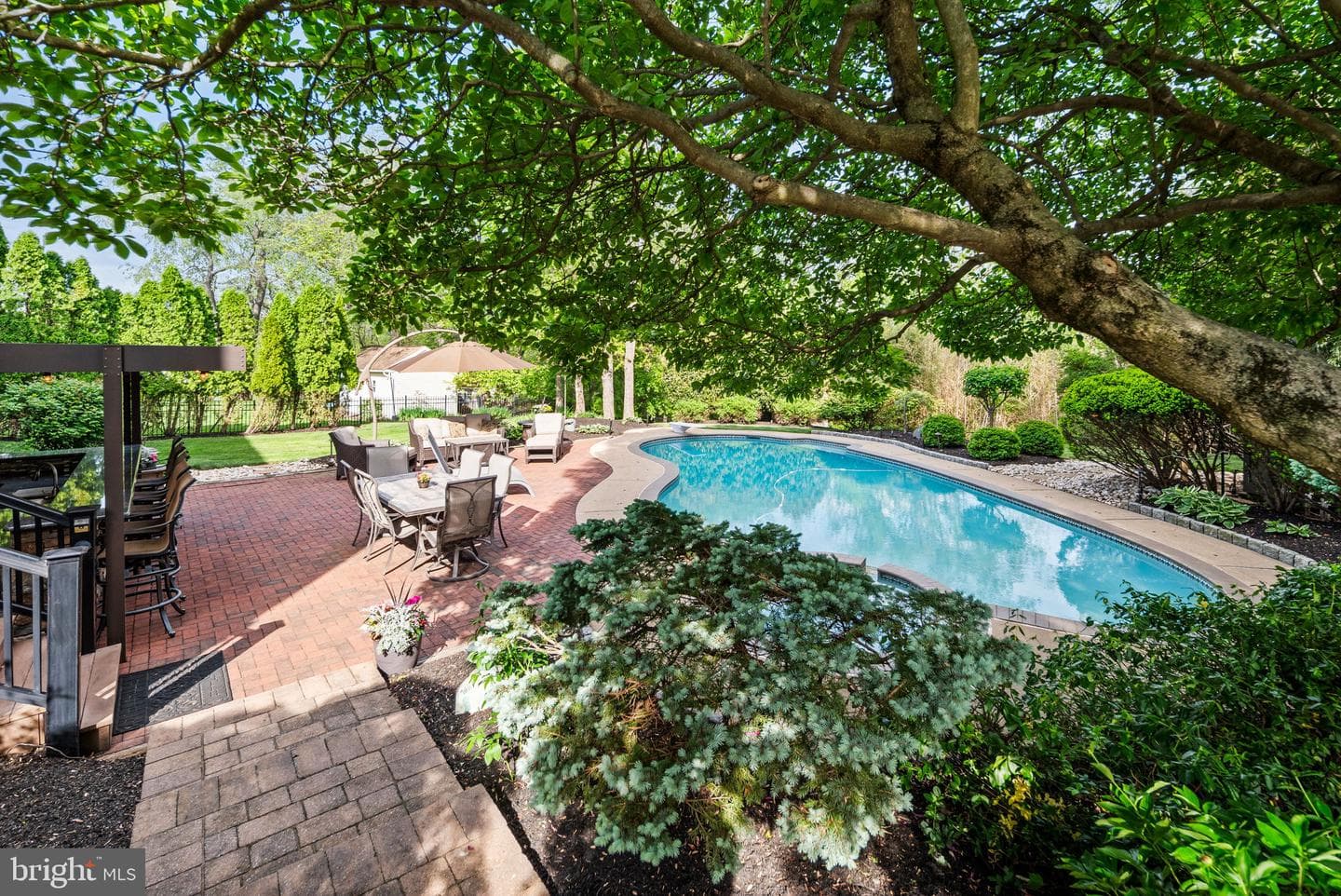 141 Gwynmont Drive photo 52