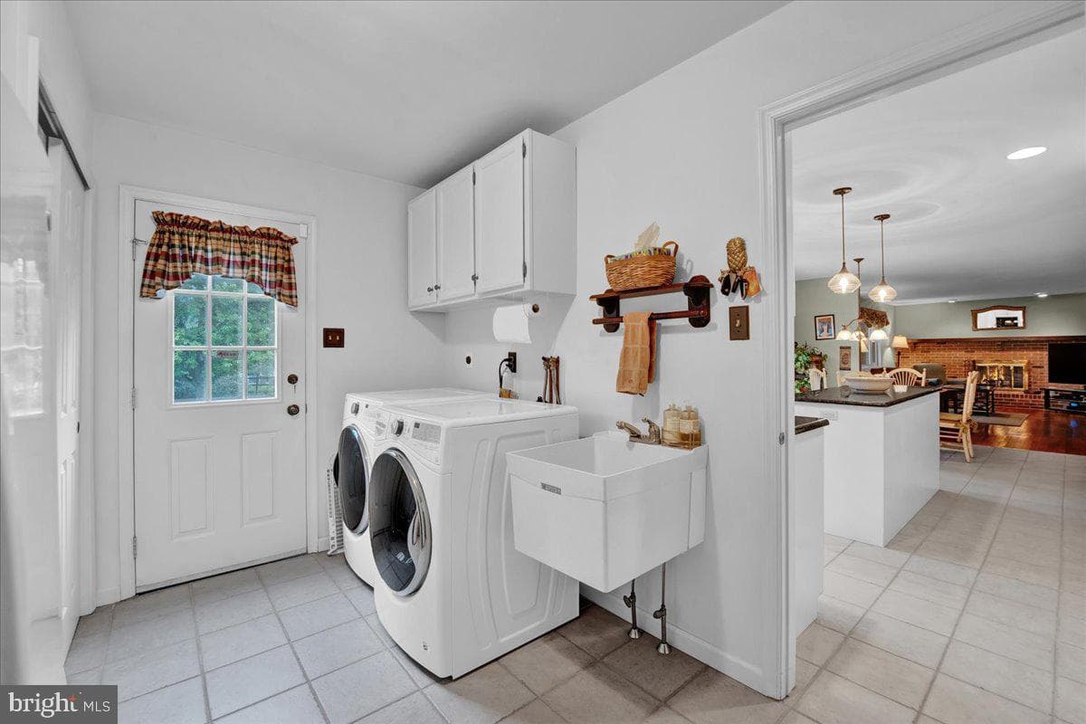 704 Buckley Road photo 20