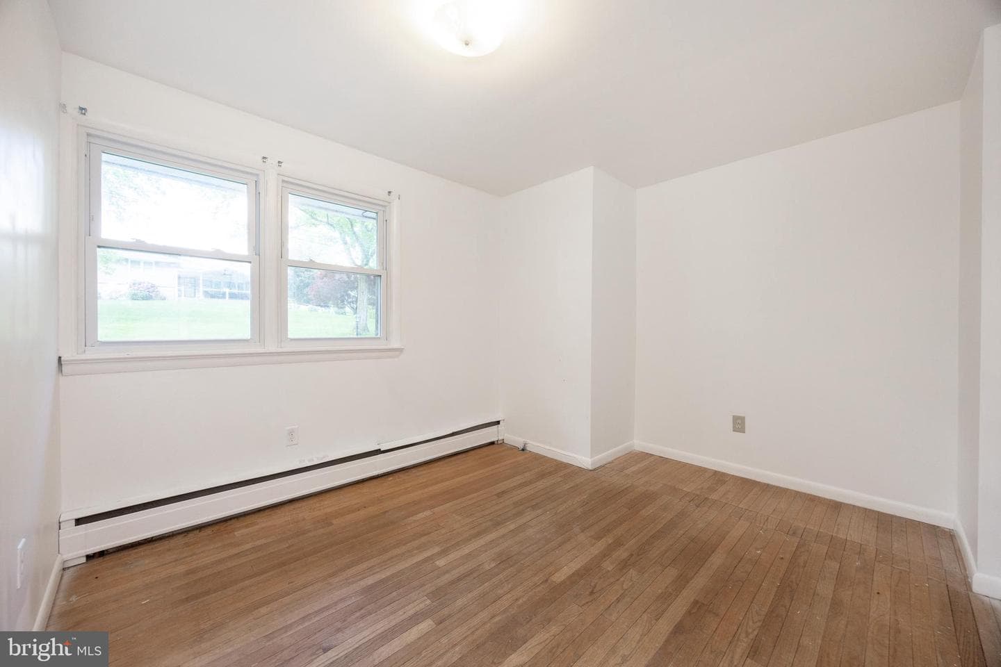 992 E Valley Road photo 22