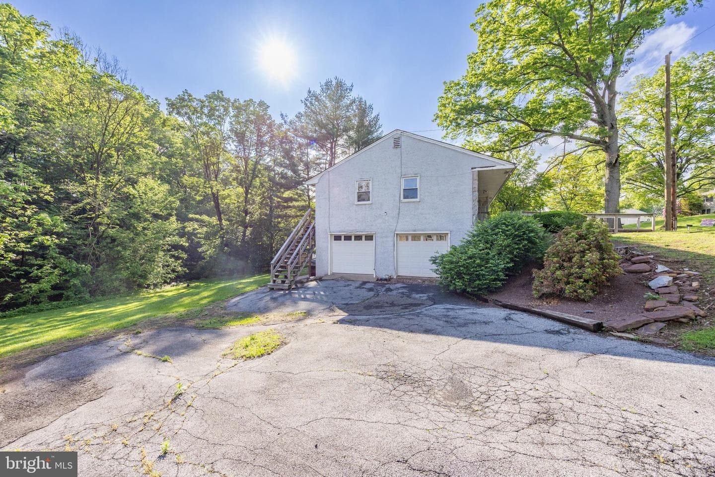 992 E Valley Road photo 6