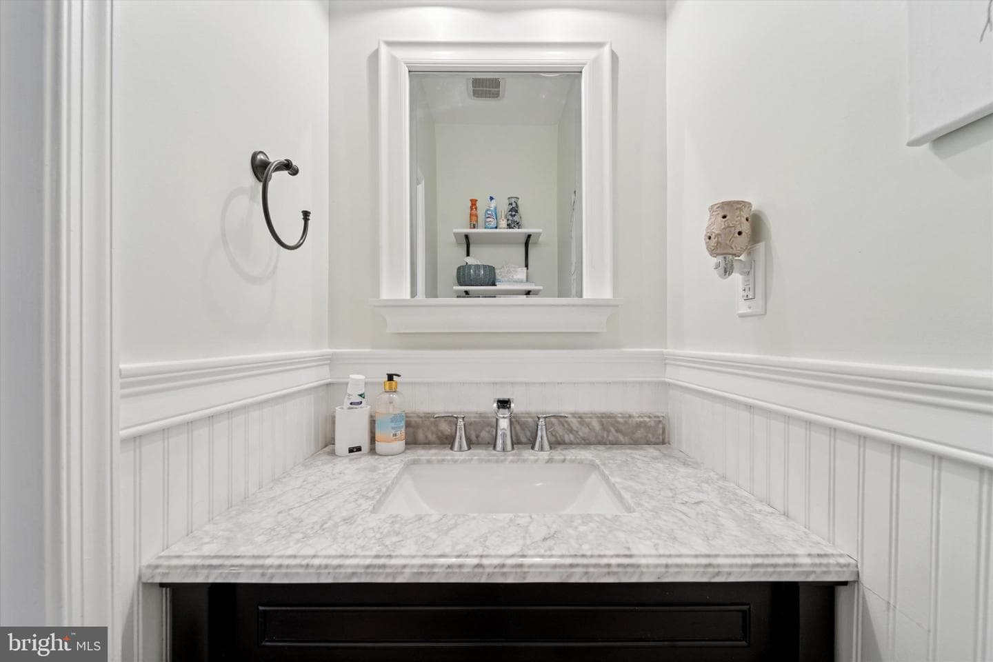 2015 Windsor Drive photo 17