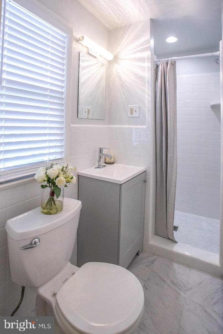 1408 Butler Pike photo 42