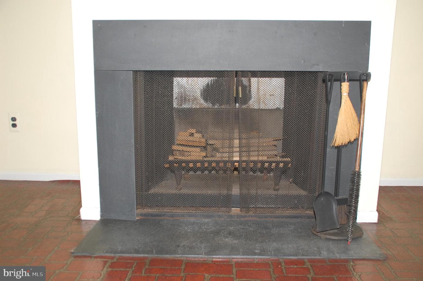 404 Franklin Court photo 11
